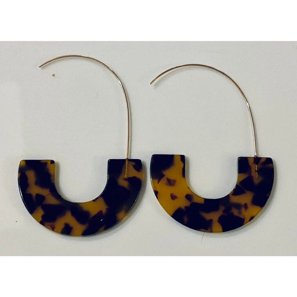 Tortoise Shell Acrylic Wire Loop Earrings